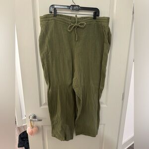 Cynthia Rowley Plus Size Green Linen Pants with drawstring.